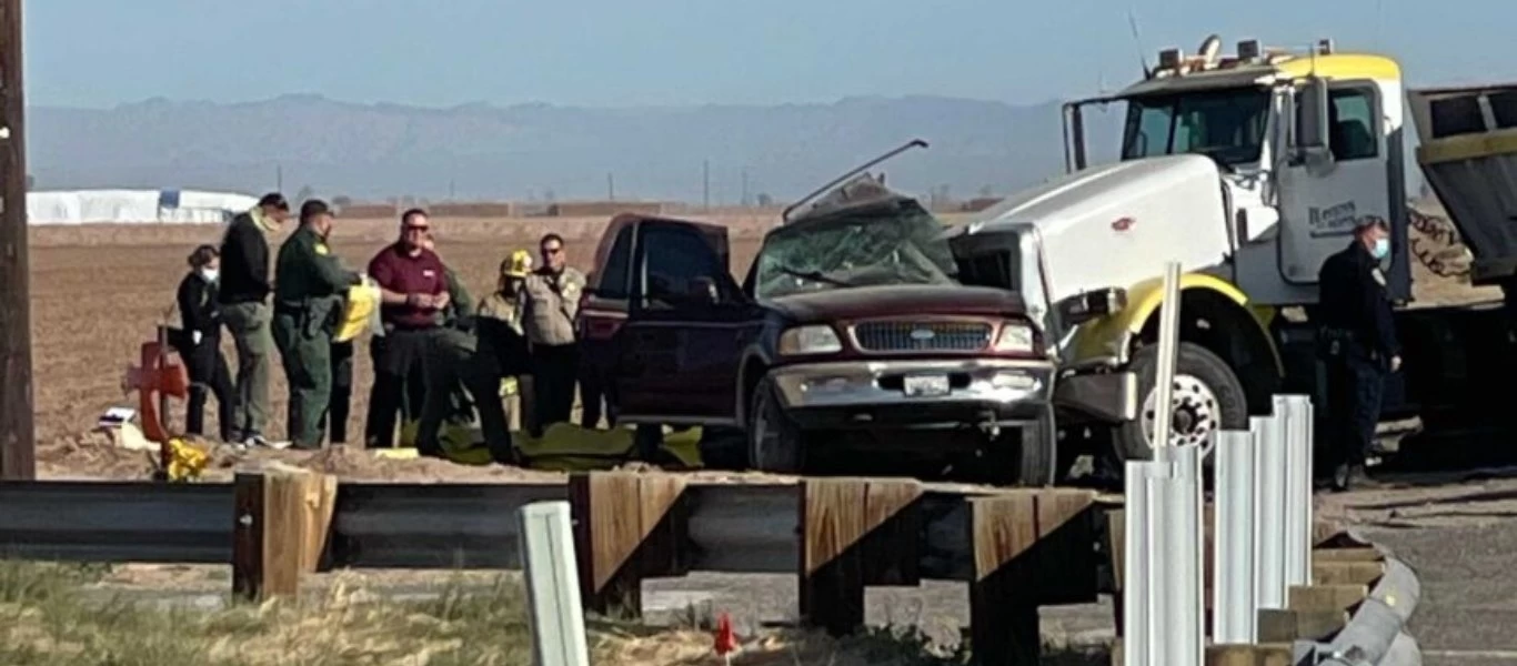 Πολύνεκρο τροχαίο στις ΗΠΑ - Συγκρούστηκε SUV με φορτηγό που μετέφερε χαλίκι